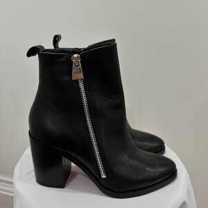 STEVE MADDEN LEATHER BOOTS